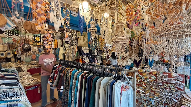 Aditya Handicrafts - Aditya Handicrafts Chapora Fort Rd, Vagator, Anjuna, Goa 403509, India