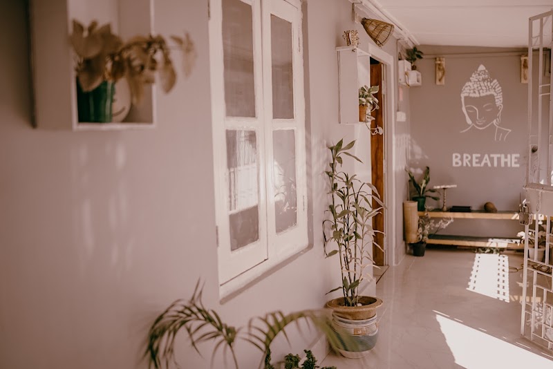 Gianna Home Stay - Gianna Home Stay TR Phookan Rd, Sonali Jayanti Nagar, Tarajan, Jorhat, Assam 785001, India