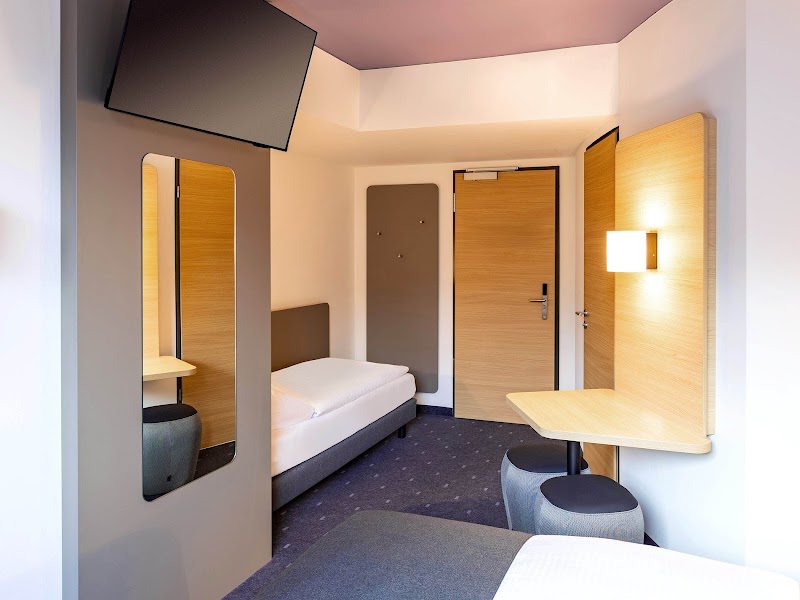B&B HOTEL Augsburg-Süd - B&B HOTEL Augsburg-Süd, Haunstetter Str. 68, 86161 Augsburg, Germany