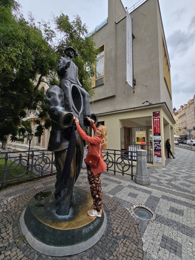 Statue of Franz Kafka - Statue of Franz Kafka, Dušní, 110 00 Praha 1-Staré Město, Czechia