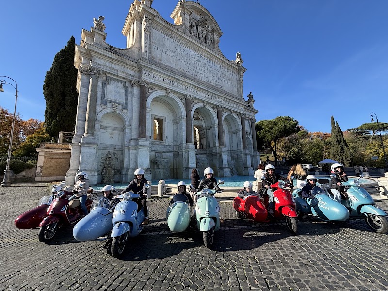 Vespa Sidecar Tour - Vespa Sidecar Tour, P.za della Repùbblica, 41, 00185 Roma RM, Italy