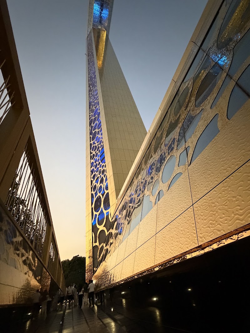 Dubai Frame - Dubai Frame Zabeel Park Jogging Track - Al Kifaf - Dubai - United Arab Emirates