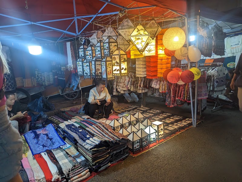 Luang Prabang Night Market - Luang Prabang Night Market, Ban Pakham, V4QM+QM9 district & province, Sisavangvong Road, Luang Prabang, Laos