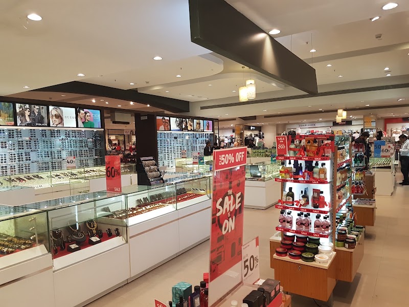 Shoppers Stop Ltd - Raipur - Shoppers Stop Ltd - Raipur, City Centre, Vidhan Sabha Rd, near Ambuja Realty Development Ltd, Adarsh Nagar, LIC Colony, Mowa, Raipur, Chhattisgarh 492007, India