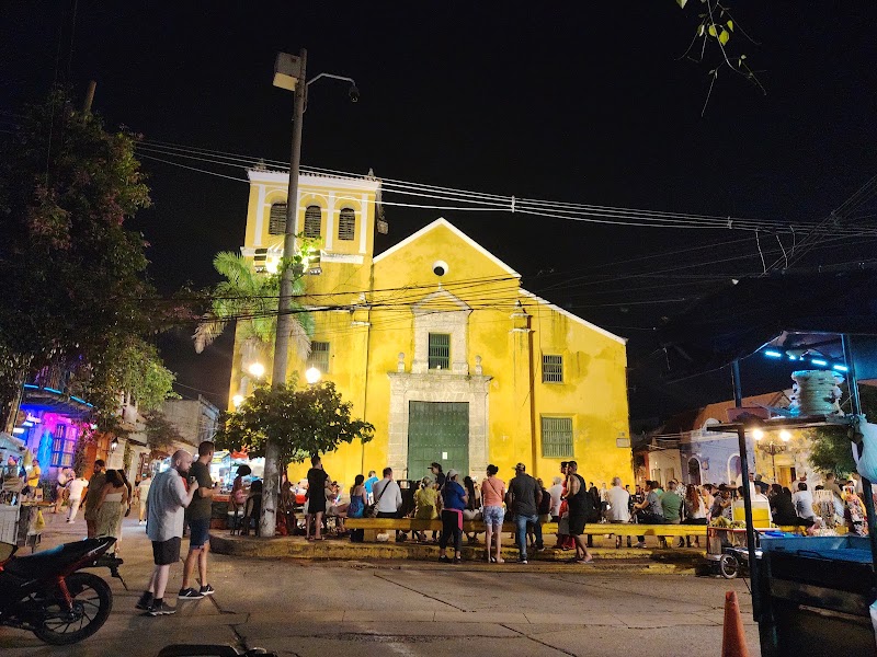 Plaza de la Trinidad - Plaza de la Trinidad, Esquina con, Cl. 29 #174, Getsemaní, Cartagena de Indias, Bolívar, Colombia