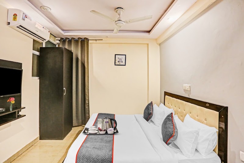 Townhouse by OYO Zodiac Near Botanic Garden of Indian Republic - Townhouse by OYO Zodiac Near Botanic Garden of Indian Republic Plot No.2, near Green Valley Chowk, A block, Sector 48, Noida, Uttar Pradesh 201301, India