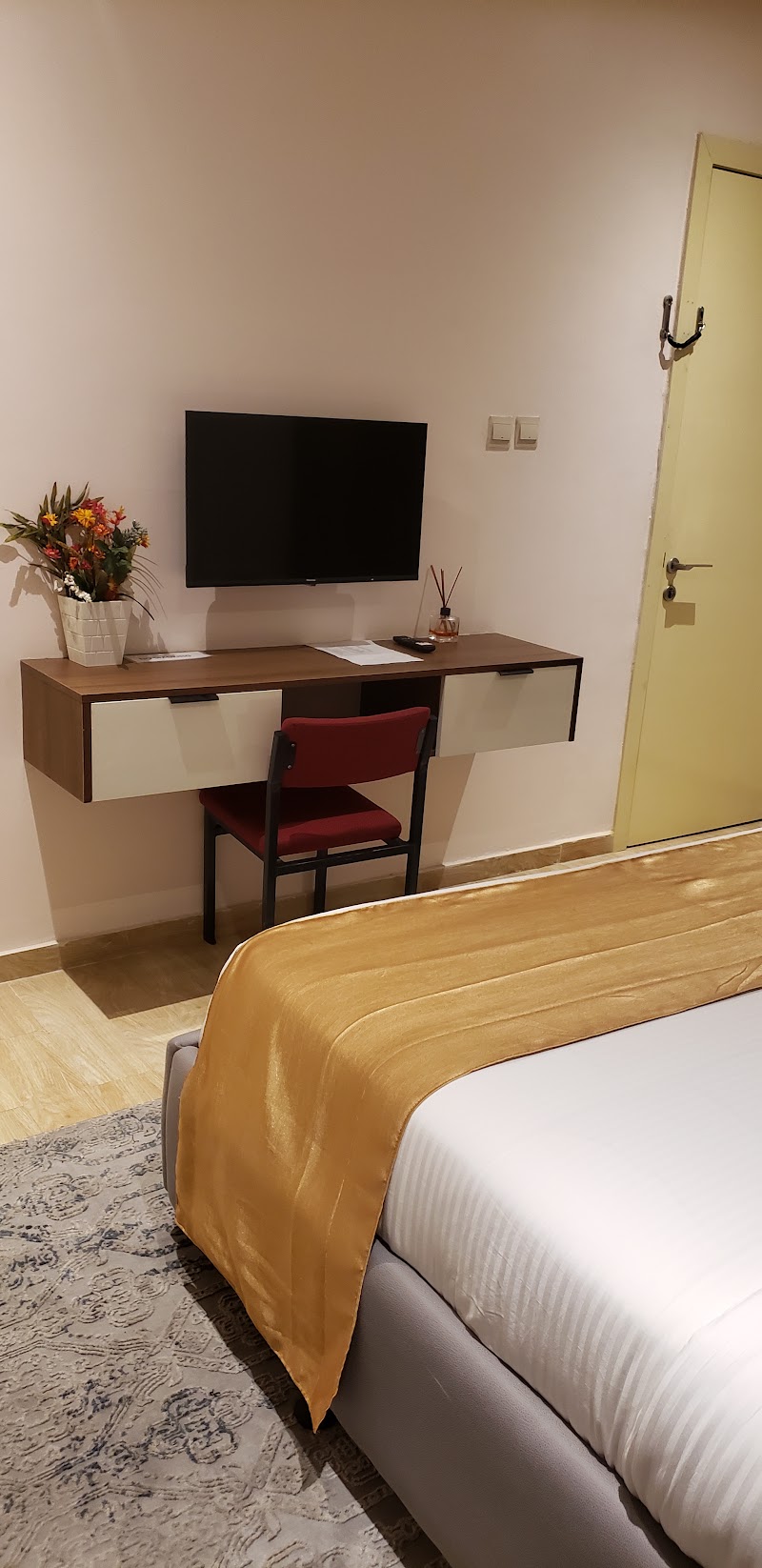 VIEVELY SUITES AND APARTMENTS - VIEVELY SUITES AND APARTMENTS 34d Oduduwa Way, Ikeja GRA, Ikeja 100271, Lagos, Nigeria