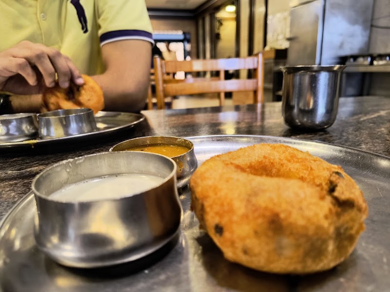 Sree Arul Jyothi (Veg Restaurant) - Sree Arul Jyothi (Veg Restaurant) FWWX+H7M, Mahatma Gandhi Rd, Opposite Secretariat, Palayam, Thiruvananthapuram, Kerala 695001, India