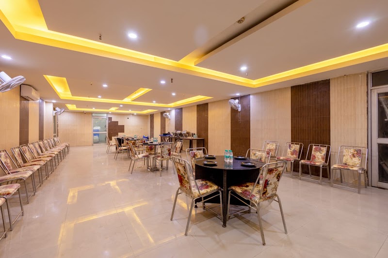 HOTEL AIRPORT INN - HOTEL AIRPORT INN A-7, Street Number 1, near IGI Airport, Block B, Mahipalpur Extension, Mahipalpur, New Delhi, Delhi 110037, India