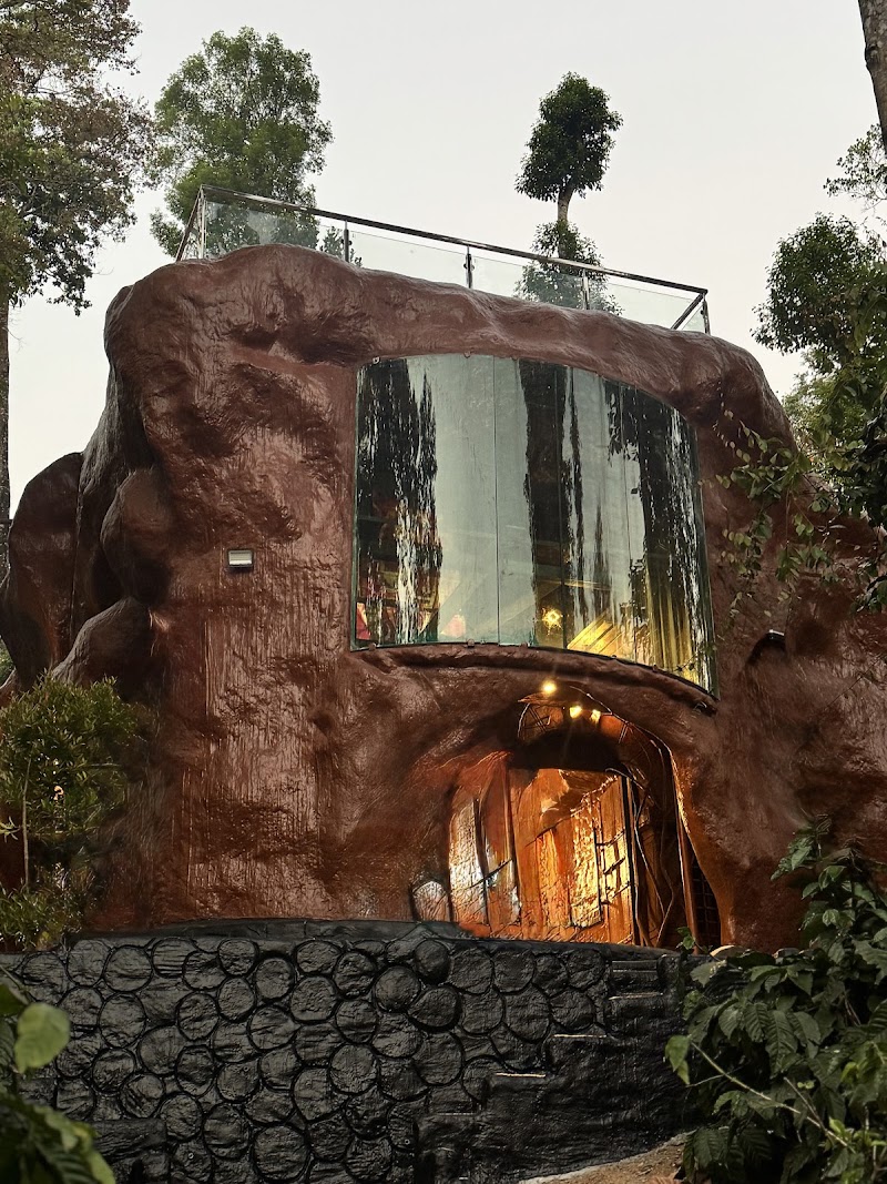 RaisCoorgCaveHouse - RaisCoorgCaveHouse Main Road, 571201, Madikeri, Kaggodlu, Karnataka 571248, India