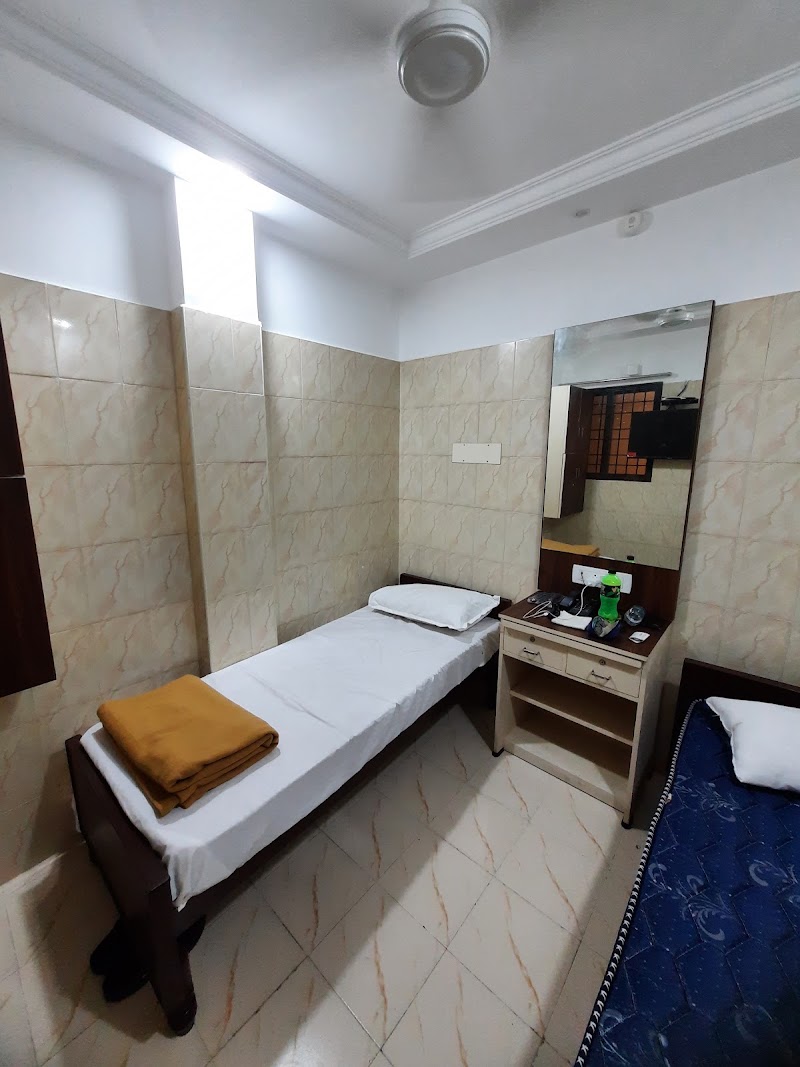 SRI DEVI RESIDENCY - SRI DEVI RESIDENCY 27X2+GG4, V V Koil St, Vellala Teynampet, Chokkalingam Nagar, Teynampet, Chennai, Tamil Nadu 600086, India