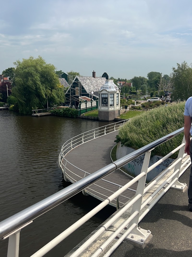 Statue - Statue, 7 3, 1509 BT Zaandam, Netherlands