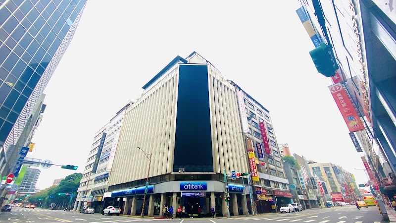Artinn Taipei 藝築文旅台北站前館