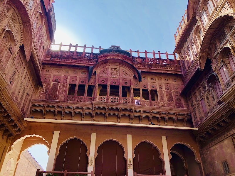 Sheesh Mahal - Sheesh Mahal 72X9+MQR, Mehrangarh Ft Rd, Sodagaran Mohalla, Jodhpur, Rajasthan 342001, India