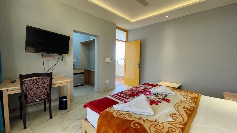 Madpackers Bir - Madpackers Bir Opposite Nyingyang Monastery, Bir Colony Road, Chaugan - Sansal Rd, Bir Colony, Bir, Chaugan, Himachal Pradesh 176077, India