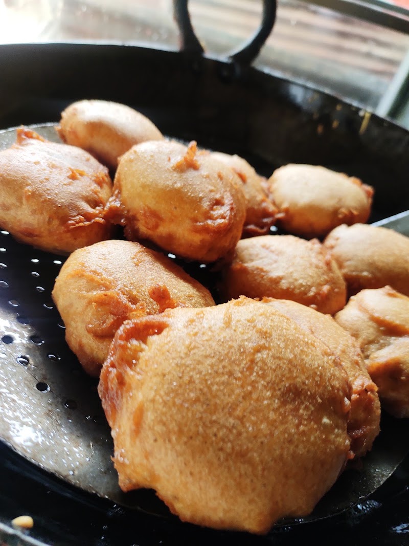 Chourasiya Best Vada Pav - Chourasiya Best Vada Pav Arthur Road, Table Land Rd, Bhim Nagar, Panchgani, Maharashtra 412805, India