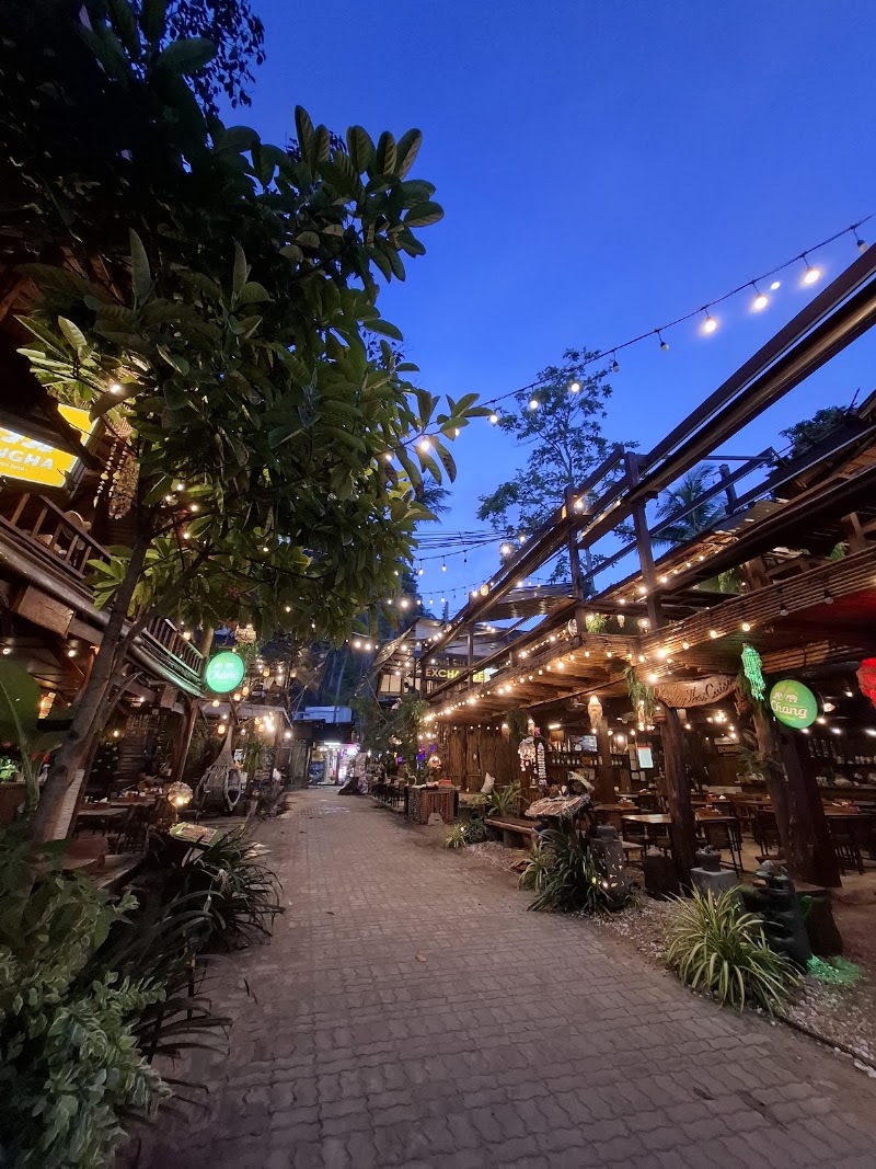 Railay Walking Street - Railay Walking Street 2R6Q+HGW Railay West Beach, Tambon Ao Nang, Amphoe Mueang Krabi, Chang Wat Krabi 81000, Thailand