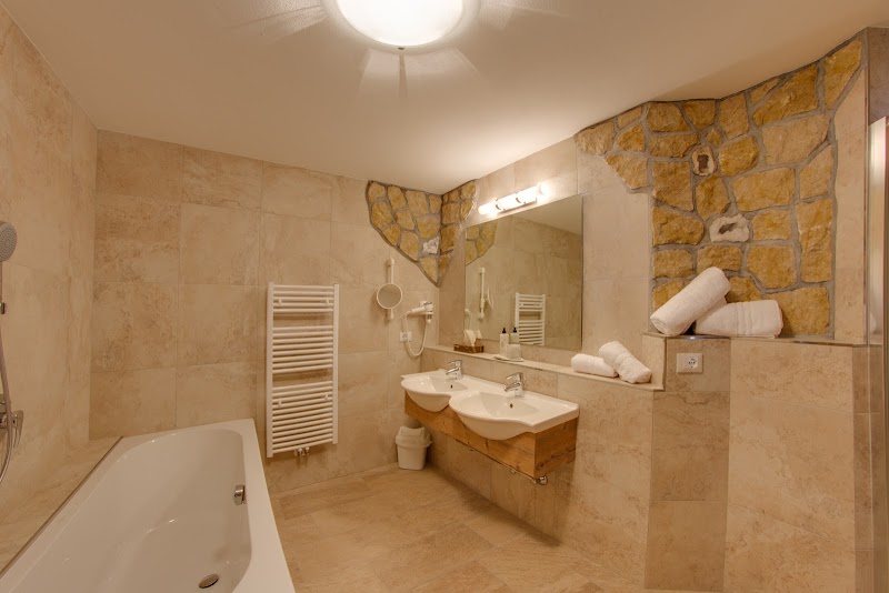 Dorfhotel Beludei - Dorfhotel Beludei Via Paul, 32, 39047 Santa Cristina Valgardena BZ, Italy