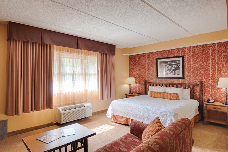 Bearskin Lodge on the River - Bearskin Lodge on the River 840 River Rd, Gatlinburg, TN 37738, USA