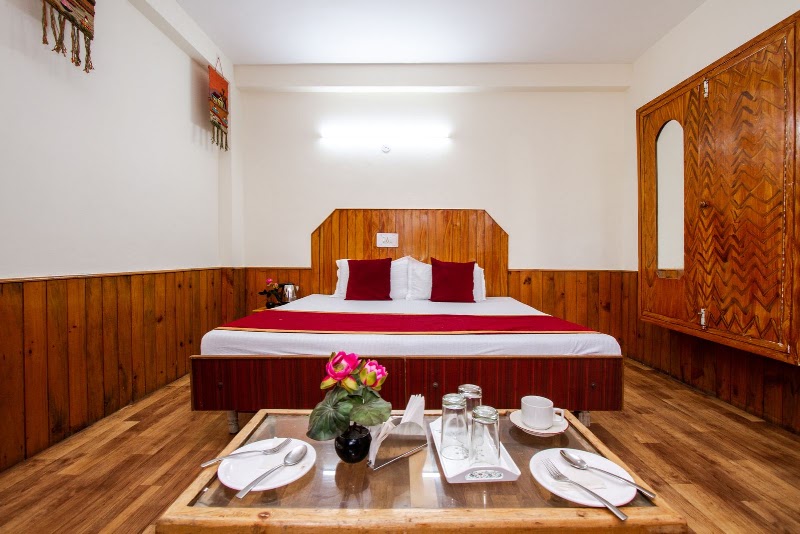 Mountain Dew Hotel - Omik Grills & Cafe - Mountain Dew Hotel - Omik Grills & Cafe Manu Temple Rd, Old Manali, Manali, Himachal Pradesh 175131, India