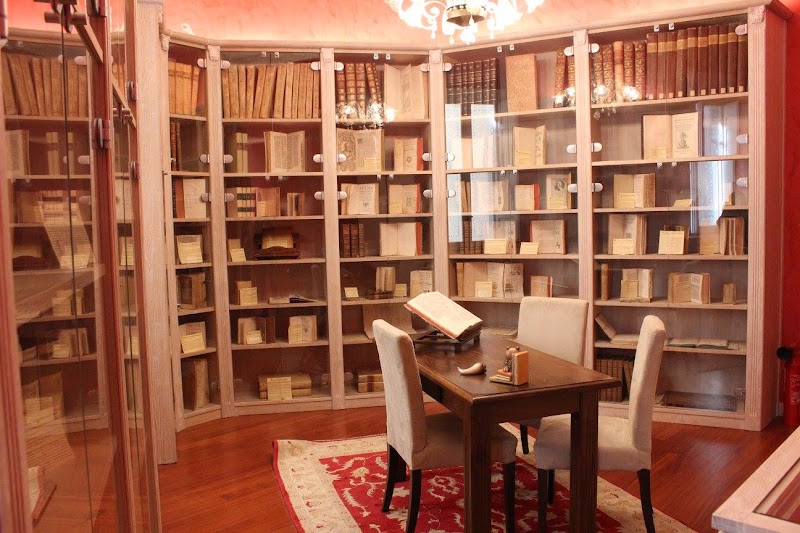 Libreria Antiquaria Borromini - Libreria Antiquaria Borromini, Via degli Orfani, 91, 00186 Roma RM, Italy