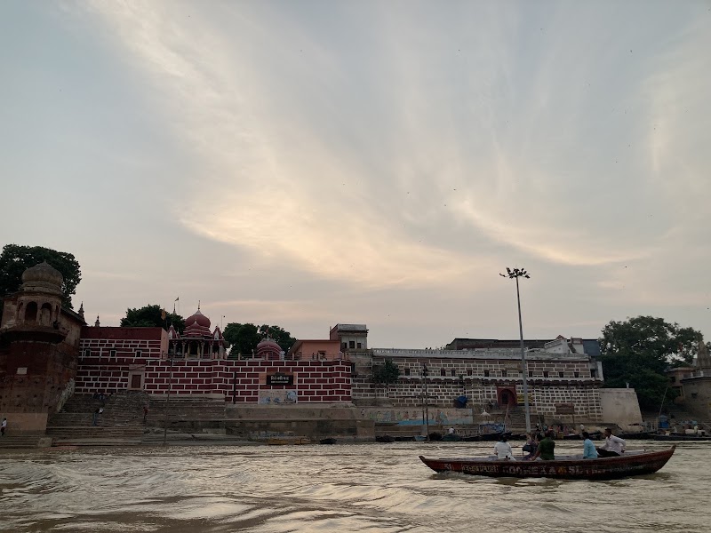 Dandi Ghat, (Varanasi) - Dandi Ghat, (Varanasi) 72W4+QVH, Hanuman Ghat Rd, Hanumaan Ghat, Bangali Tola, Varanasi, Uttar Pradesh 221001, India