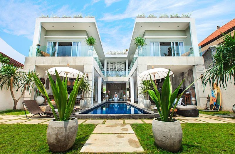 seminyak beach luxury villa