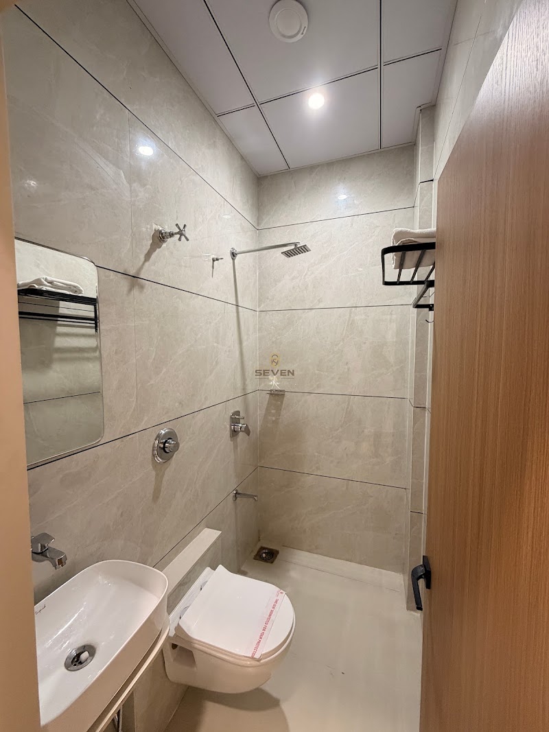 Hotel Seven Inn - Hotel Seven Inn, Relief Rd, nr. Zakariya masjid, Old City, Tankshal, Khadia, Ahmedabad, Gujarat 380001, India