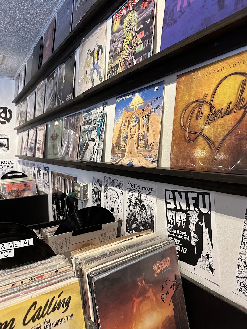 Planet Retro Records - Planet Retro Records 226 Dr M.L.K. Jr St N, St. Petersburg, FL 33705, USA
