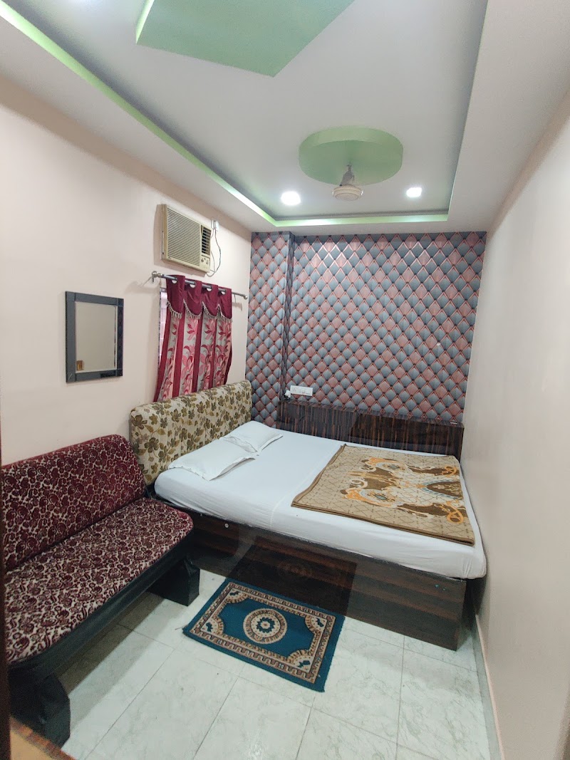 Bharati Lodge - Bharati Lodge Bidhan market opposite auto stand Bidhan market, appo auto, Bldg, Bidhan Rd, near Kali Temple, Ward 12, Hakim Para, Siliguri, West Bengal 734001, India