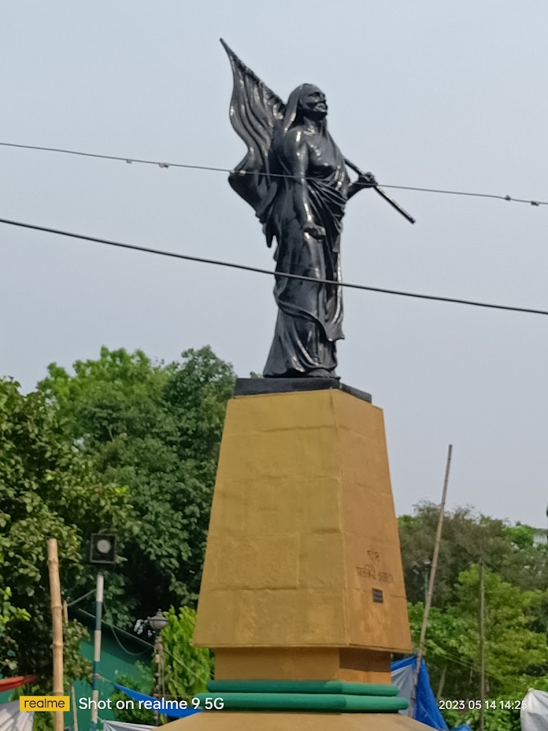 Shaheed Minar - Shaheed Minar Dharmtalla, bus stop, Dufferin Rd, Maidan, Kolkata, West Bengal 700069, India