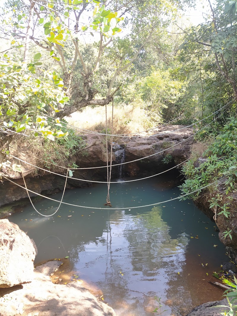 Bamanbudo Waterfall - Bamanbudo Waterfall 3565+2RC, MDR34, Gaundongren, Goa 403704, India
