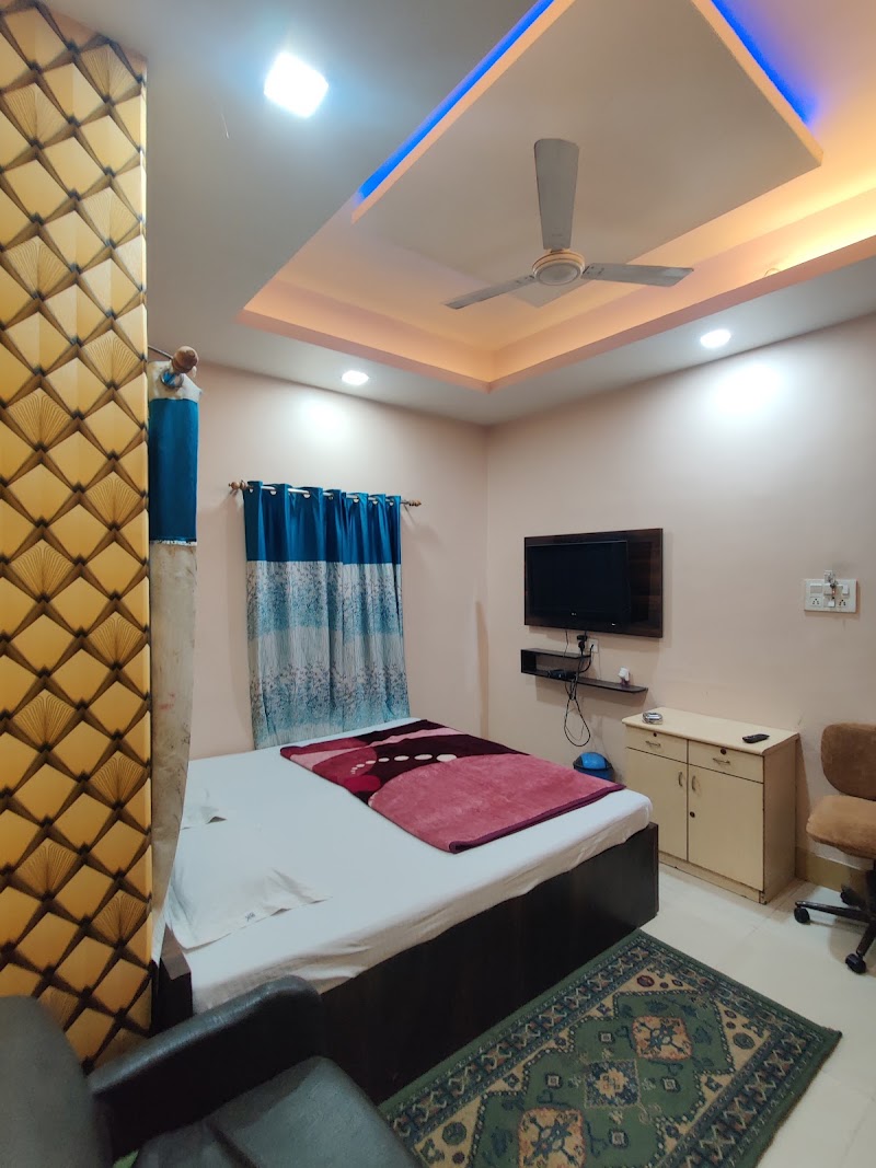 Bharati Lodge - Bharati Lodge Bidhan market opposite auto stand Bidhan market, appo auto, Bldg, Bidhan Rd, near Kali Temple, Ward 12, Hakim Para, Siliguri, West Bengal 734001, India