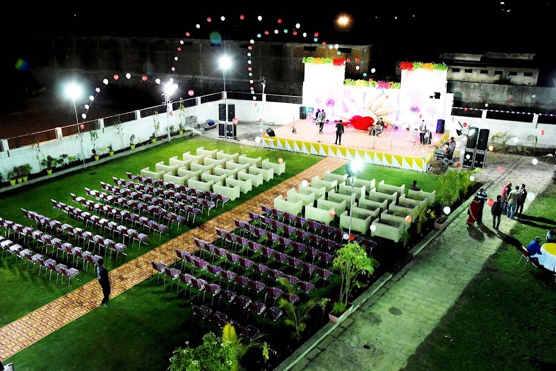 Hotel City Top - Hotel City Top Behind Bus Stand, Khimlasa Rd, Bina, Madhya Pradesh 470113, India