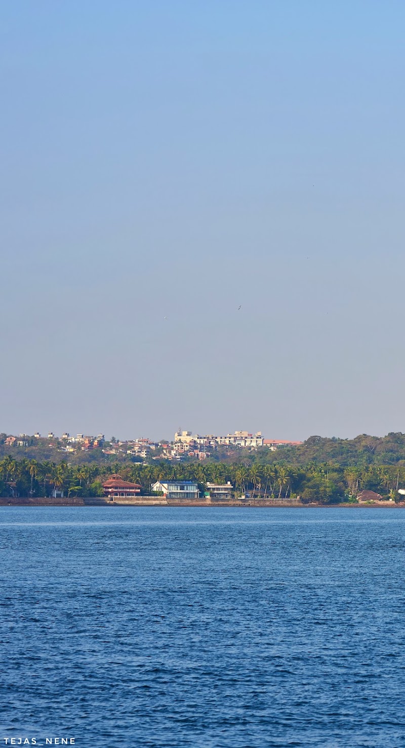Quegdevelim Beach - Quegdevelim Beach Mandovi River, FRW4+9MQ, Reis Magos, Goa 403001, India
