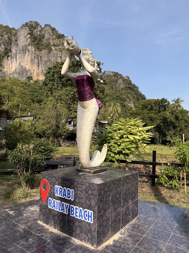 Railay Walking Street - Railay Walking Street 2R6Q+HGW Railay West Beach, Tambon Ao Nang, Amphoe Mueang Krabi, Chang Wat Krabi 81000, Thailand