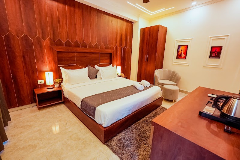 Hotel Tapovan Hills Rishikesh - Hotel Tapovan Hills Rishikesh behind Deccan Valley, near Tulsi Restaurant, Tapovan, Rishikesh, Uttarakhand 249192, India