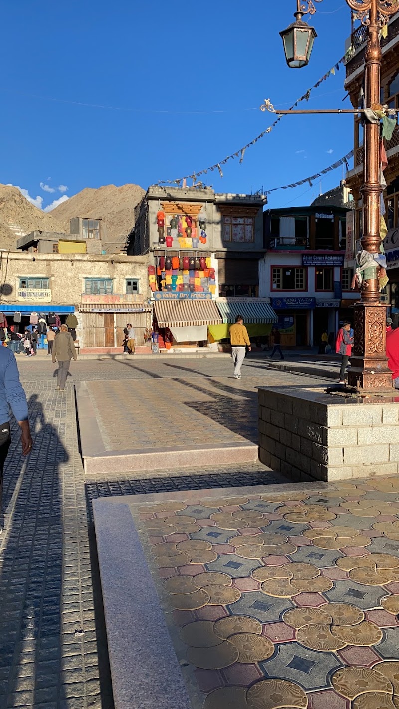 Moti Market Leh - Moti Market Leh, Shop no 1, first floor, takthok complex, Moti market, Leh, 194101