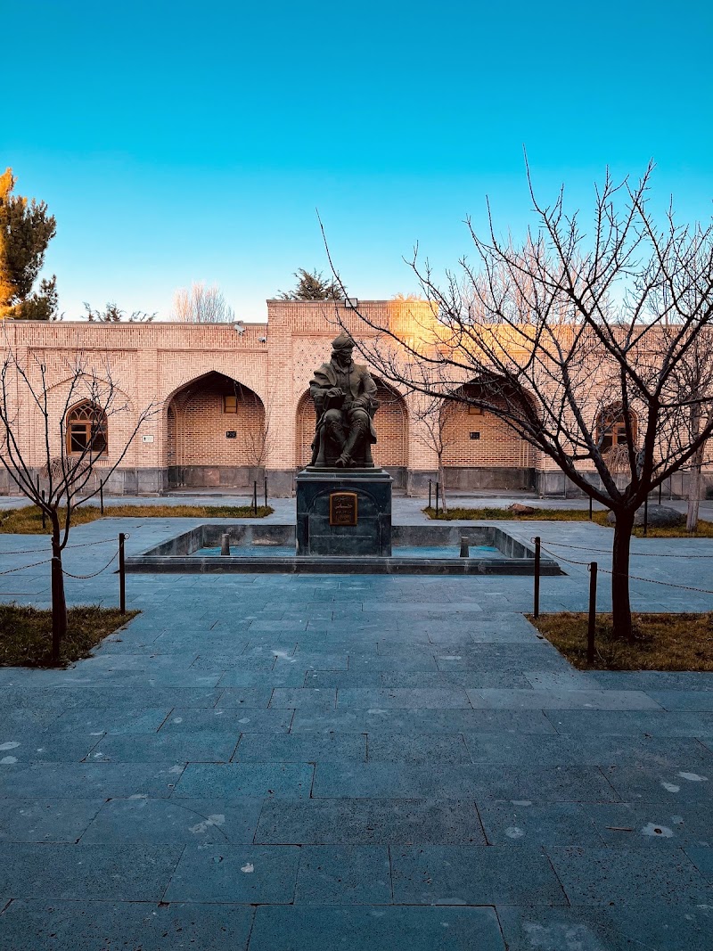 مجسمه شاه اسماعیل صفوی - مجسمه شاه اسماعیل صفوی, Ardabil, Ardabil Province, Ardabil, Sheikh safi al-din ardabili, پیاده راه شیخ صفی الدین اردبیلی (Sheykh safialdin Ardabili Plazza, 67XR+F3P, Iran