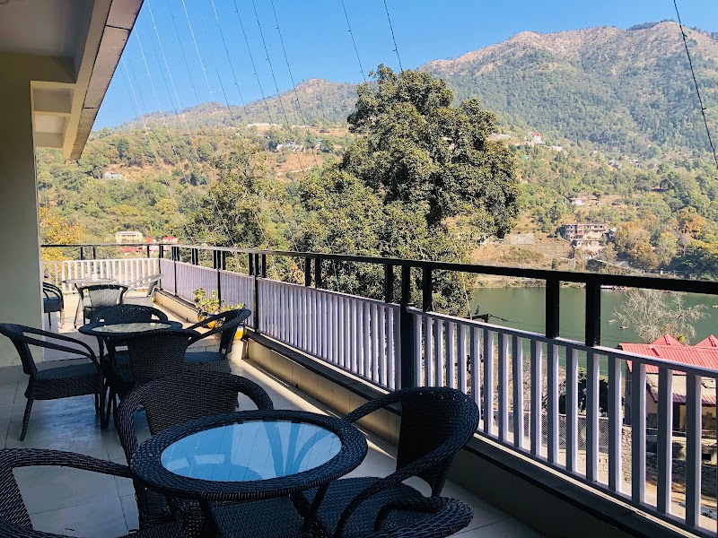Moonlight Lake Resort Bhimtal