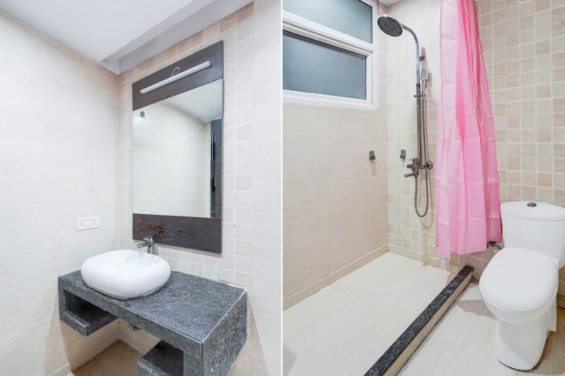 Townhouse by OYO Sector 51 Noida Near Metro Station - Townhouse by OYO Sector 51 Noida Near Metro Station Plot Number 183, D Block, Sector 51, Noida, Uttar Pradesh 201303, India