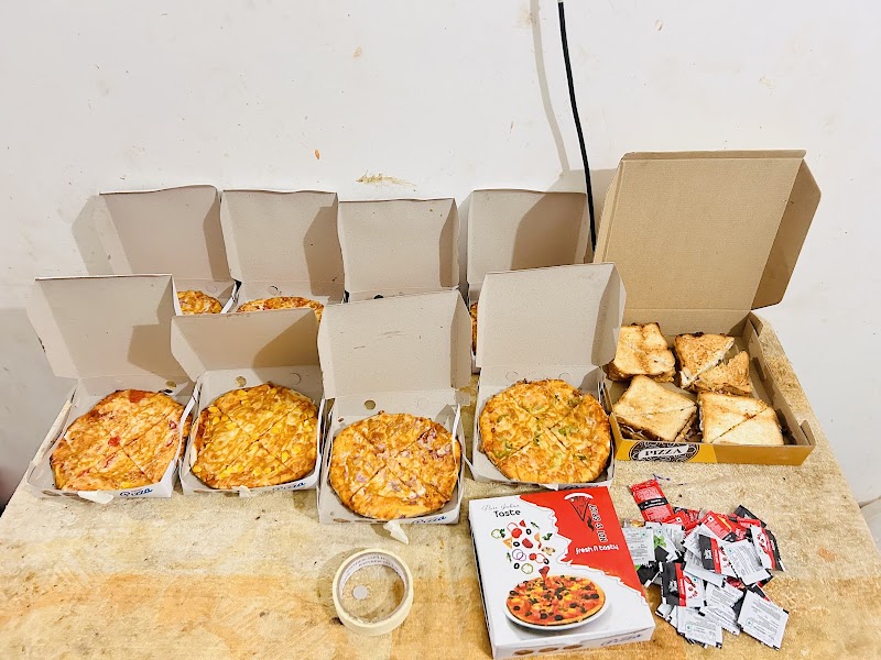 Pizza everyday and Chinese cafe - Pizza everyday and Chinese cafe, Khairagarh, Chhattisgarh 491881, India