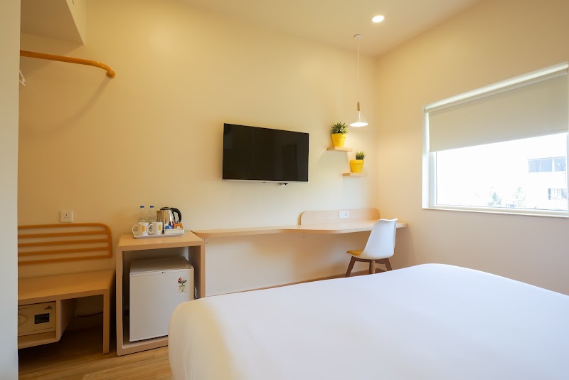 Bloom Hotel - Koramangala - Bloom Hotel - Koramangala 68, 1st Main Rd, near Swadilo Restaurant, KHB Colony, 7th Block, Koramangala, Bengaluru, Karnataka 560095, India
