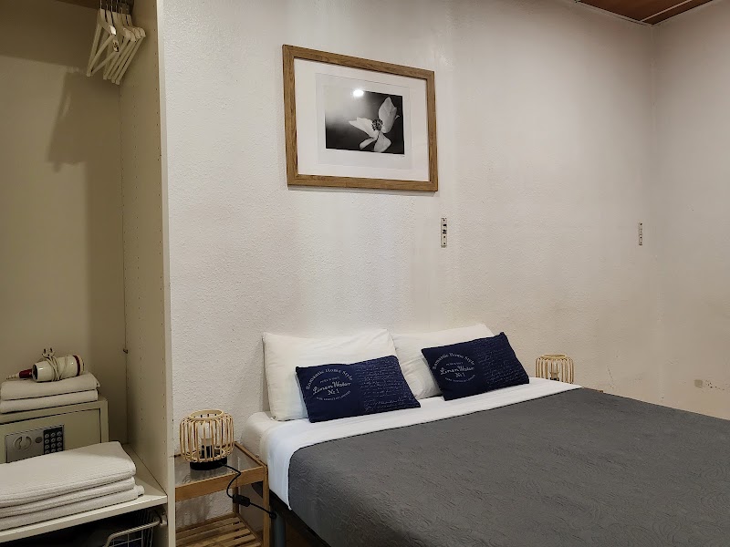 Guesthouse Barcelona Rooms 294 - Guesthouse Barcelona Rooms 294 Carrer de Roger de Flor, 294, Gràcia, 08025 Barcelona, Spain