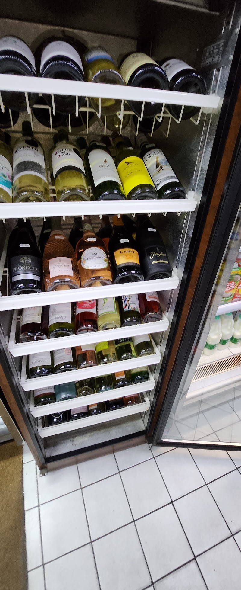 Barry's Food & Wine - Barry's Food & Wine, 149 Hoxton St, London N1 6PJ, UK