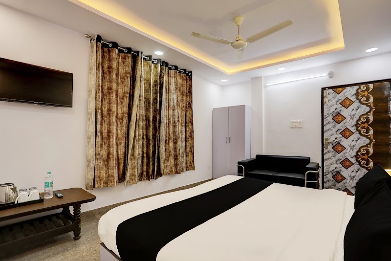 OYO Hotel Luxury Blu In - OYO Hotel Luxury Blu In Plot no 101, Phase 2, Khora Colony, Sector 62A, Noida, Uttar Pradesh 201020, India