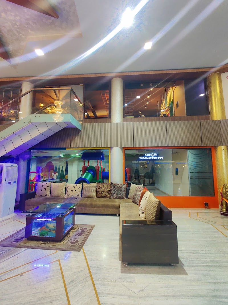 Alpine Veg Restaurant (Fine Dine) - Alpine Veg Restaurant (Fine Dine) 35G4+P3H, Telephone Exchange Rd, Telipara, Chhattisgarh 495001, India