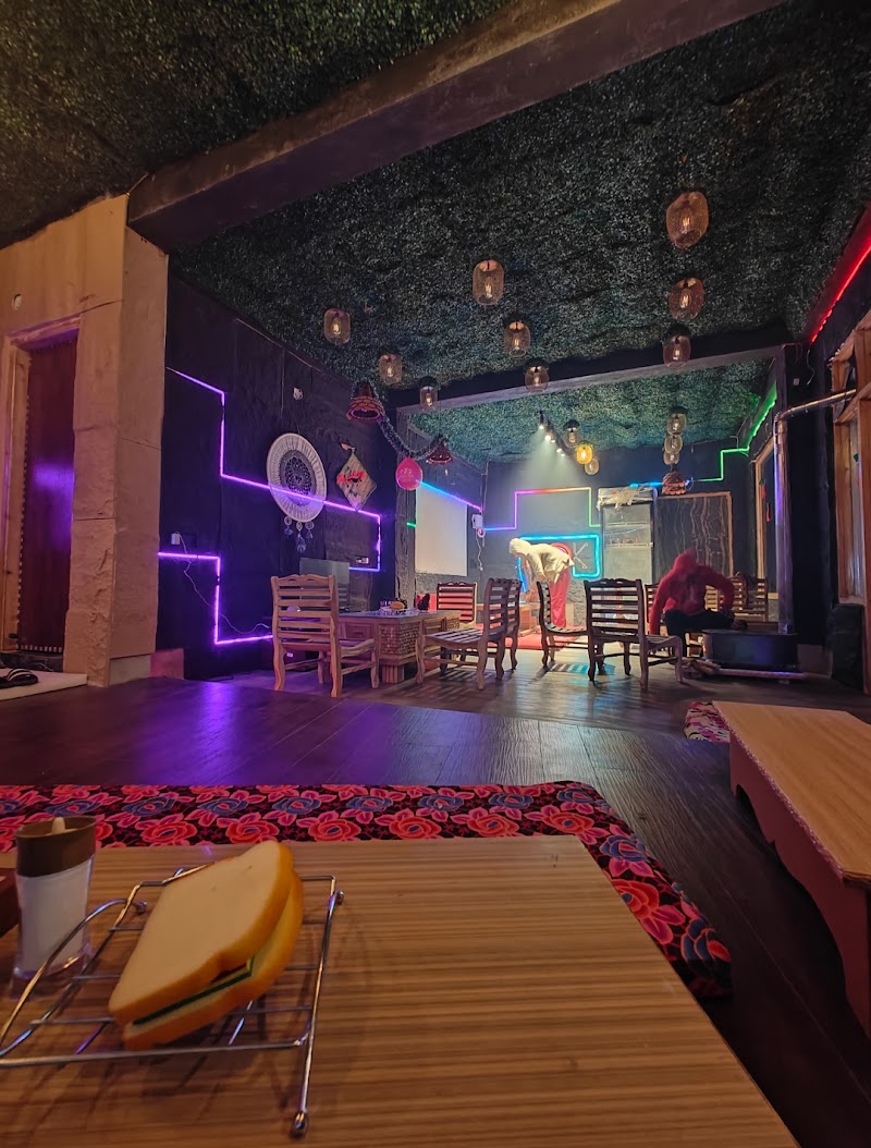 Wok in the Woods - Wok in the Woods 277X+6QH, Kasol, Himachal Pradesh 175105, India