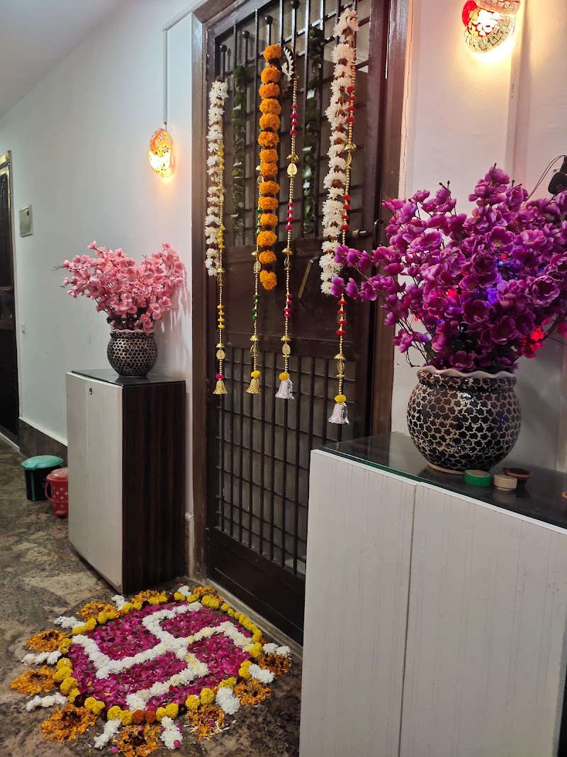 Silver OakWood Residency 1 - Silver OakWood Residency 1, Ward no 8, opp to Qutub minar metro station, near jain dada bari road, Maruti Enclave, Dada bari road, near heritage view residency on, Aam Bagh, Ahinsha Enclave, Mehrauli, New Delhi, Delhi 110030, India
