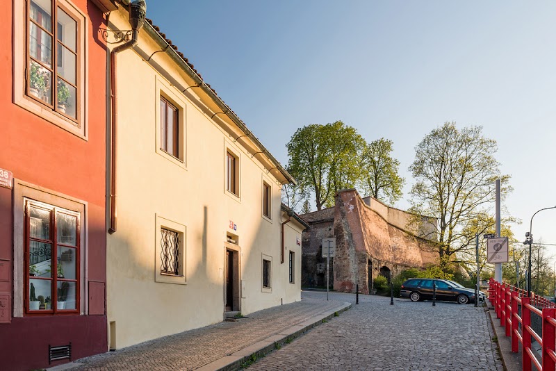 Modern Apartment in a Picturesque 15th-Century Building - Modern Apartment in a Picturesque 15th-Century Building, Pohořelec 137/18, 118 00 Praha 1-Hradčany, Czechia